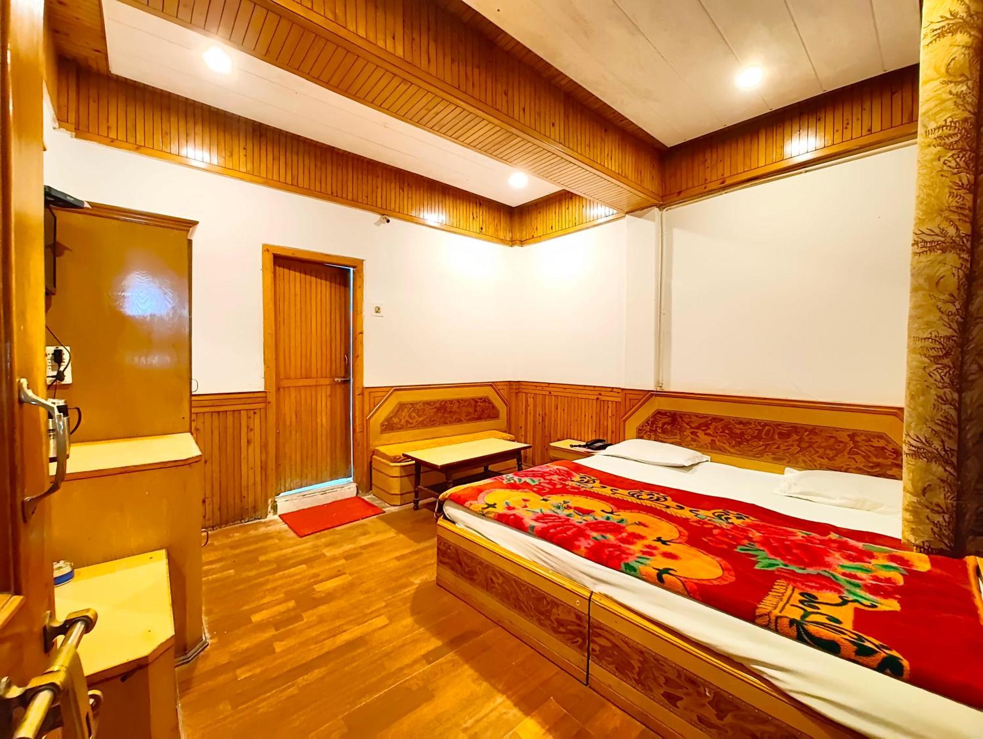 Hotel Shalimar The Mall Road Nainital Exterior photo